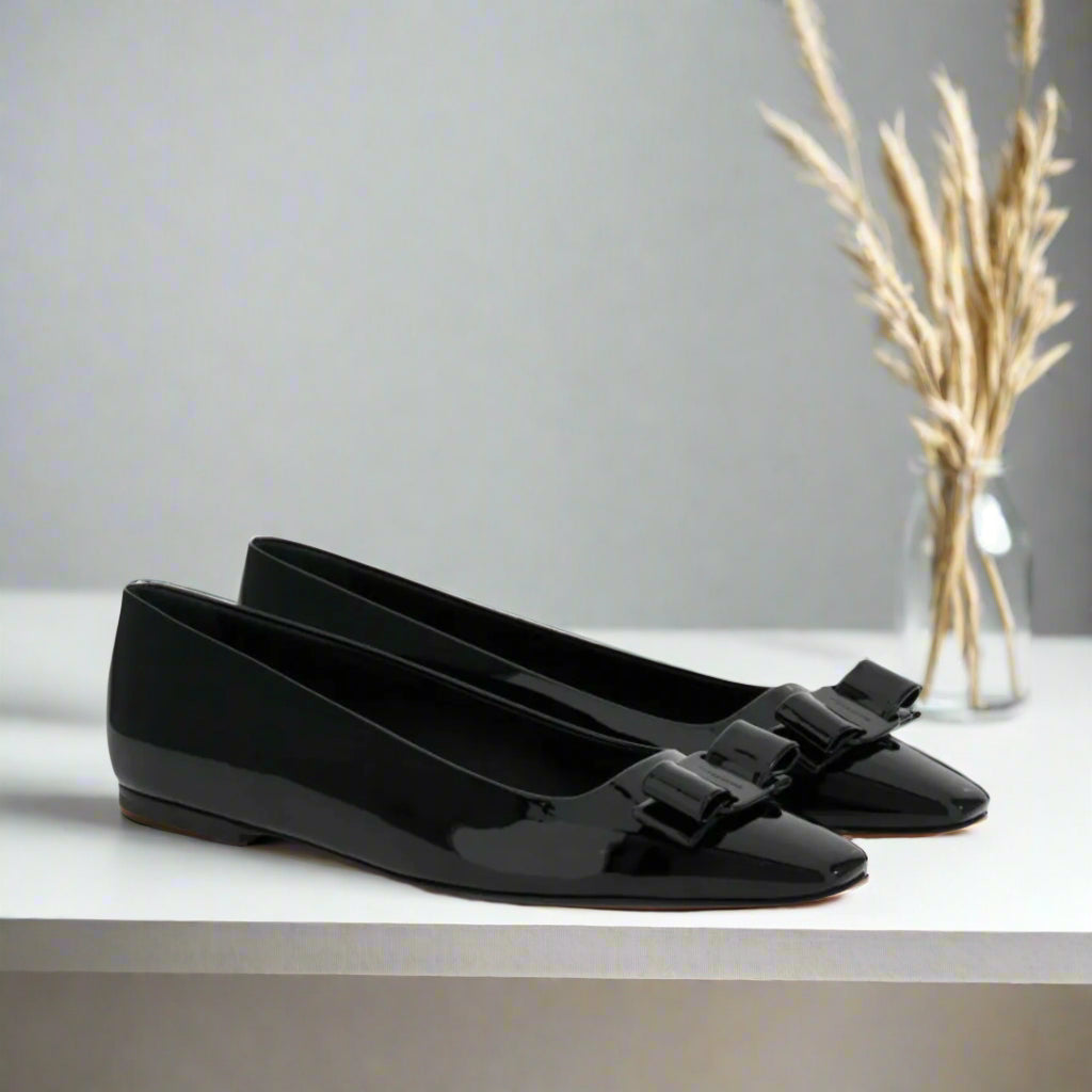 Ferragamo Vara Bow Ballerina Flats – Black Patent Goatskin Leather