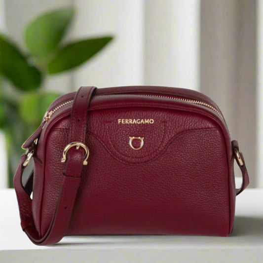 Elegant Pebbled Leather Travel Camera Crossbody Bag – Red